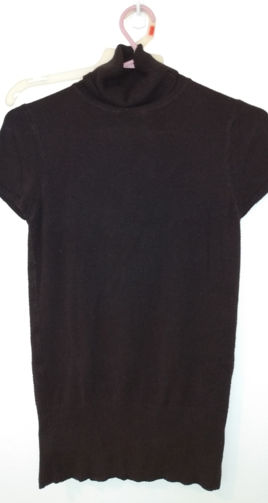 3/$15 Short sleeve turtle neck sweater
